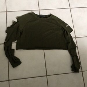 Long hole sleeve crop